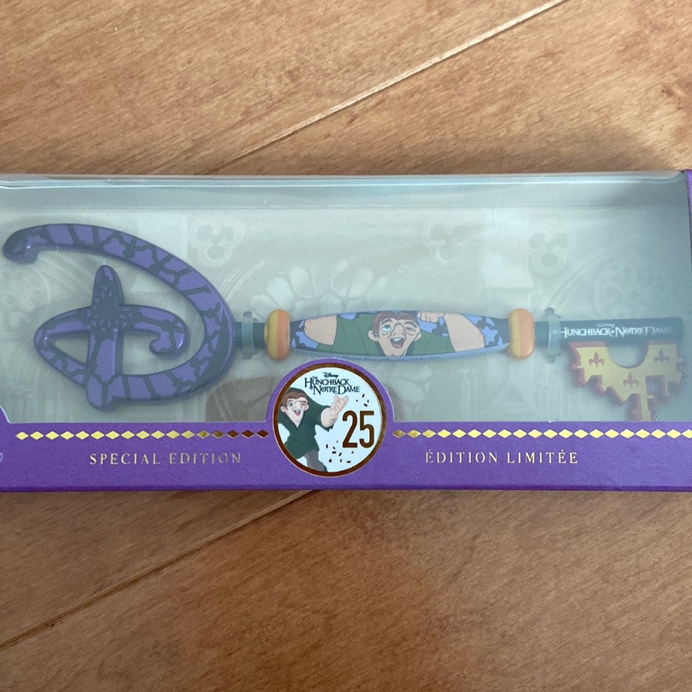 Disney The Hunchback of Notre Dame 25th Collectible Key Special Edition